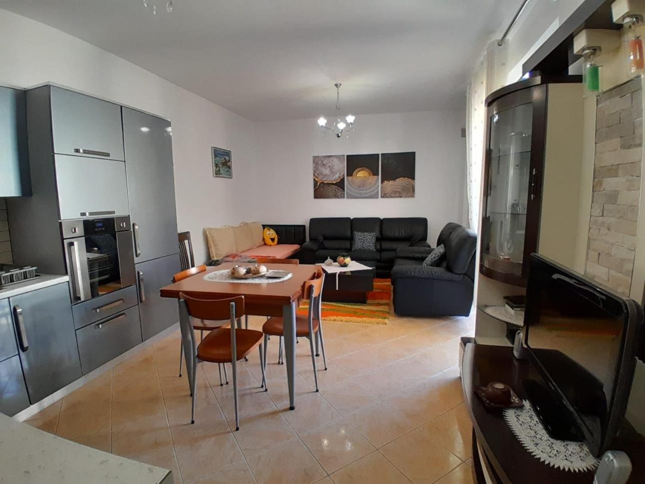 Apartment Greta's Vlorë